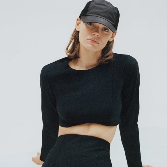 ZARA Technical top TRF - Picture 2 of 10